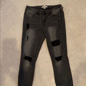 Refuge Highwaisted Black Distressed Jeggings